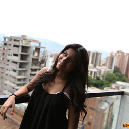 Hot Colombian Chick Wants To Be A Model
