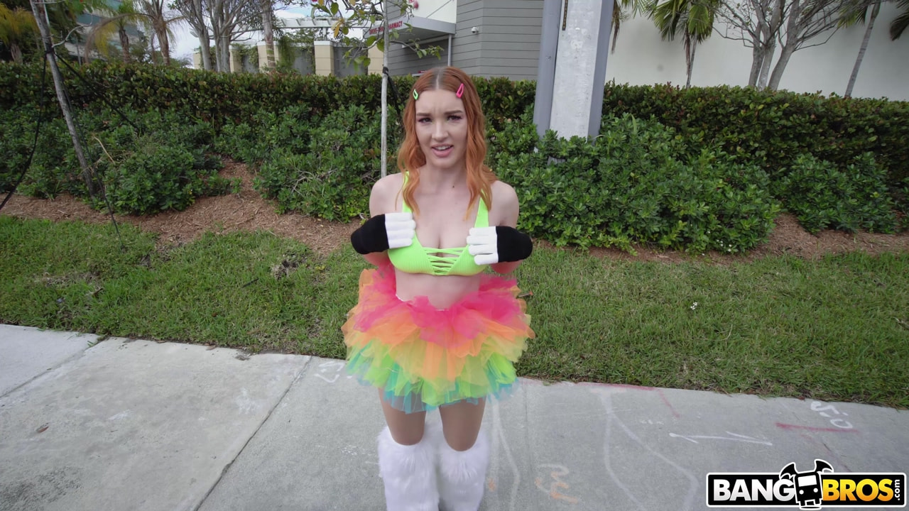 Raver Opal Gets On The Bus To Fuck