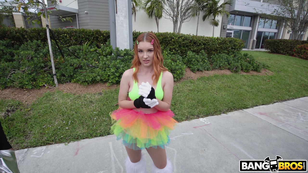 Raver Opal Gets On The Bus To Fuck