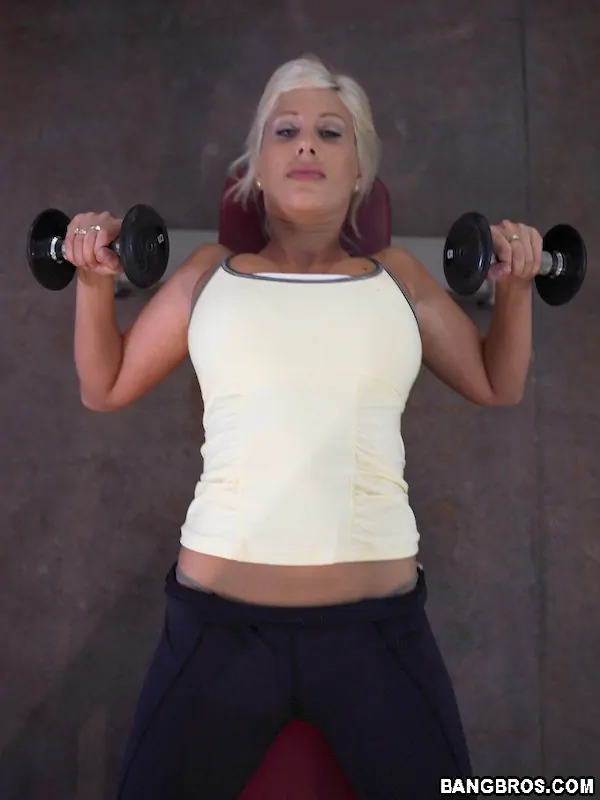 Puma Swede - Entrenamiento de gimnasio de MILF desnuda | Picture (88)
