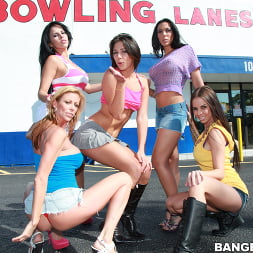 Dirty sex at the bowling alley