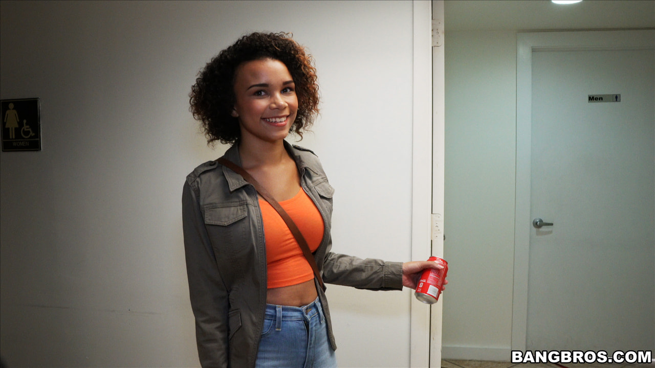 Raven quiere probar el glory hole