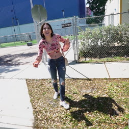 Teen Cheats On Her BF For Cash