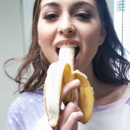Petite Riley Reid loves big black dick