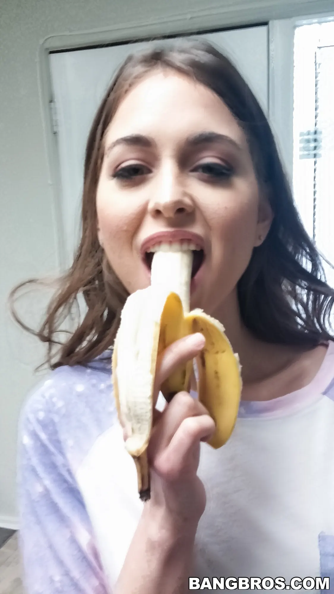 Riley Reid - A la pequeña Riley Reid le encantan las pollas negras grandes | Picture (14)