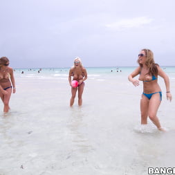 Beach Babes
