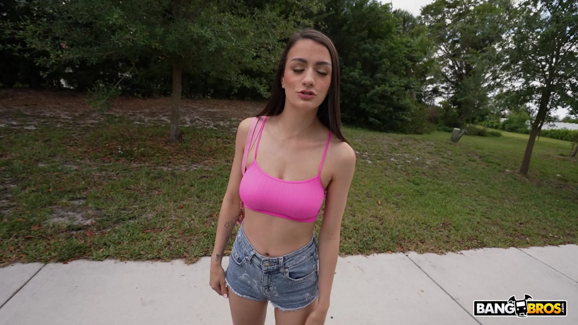 Summer Renee - Summer Bus | Picture (69)