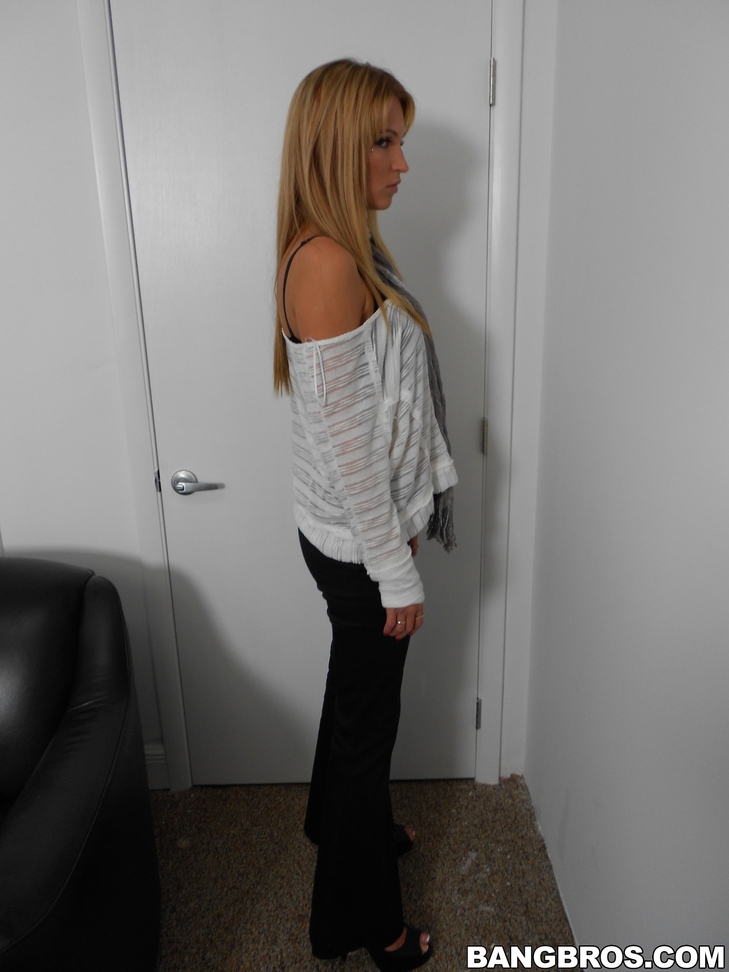 Blonde Model Gets Fucked